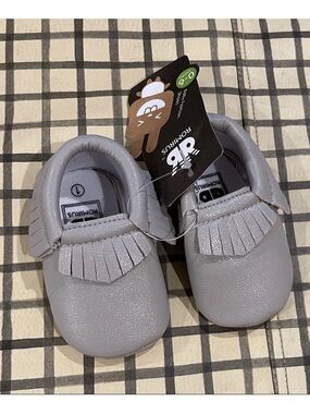 NWT - Romirus Infant Gray Moccasins. 
Sz 1 (0-6 mo)